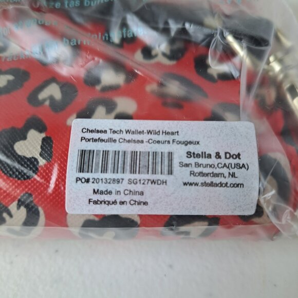 Stella & Dot Wild Hearts Tech Clutch Red Zip Wallet Wristlet Love Valentine 7x5" - Picture 7 of 8